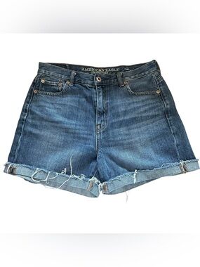 AE American Eagle Medium Wash Denim Mom Short Frayed Cuffed Sz 4